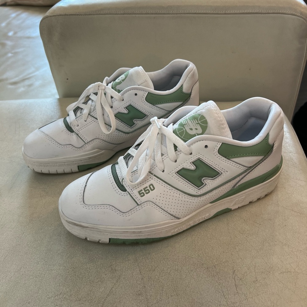 NEW BALANCE 550 WHITE MINT GREEN SIZE 9